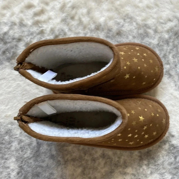 GAP Boots - Picture 2 of 9